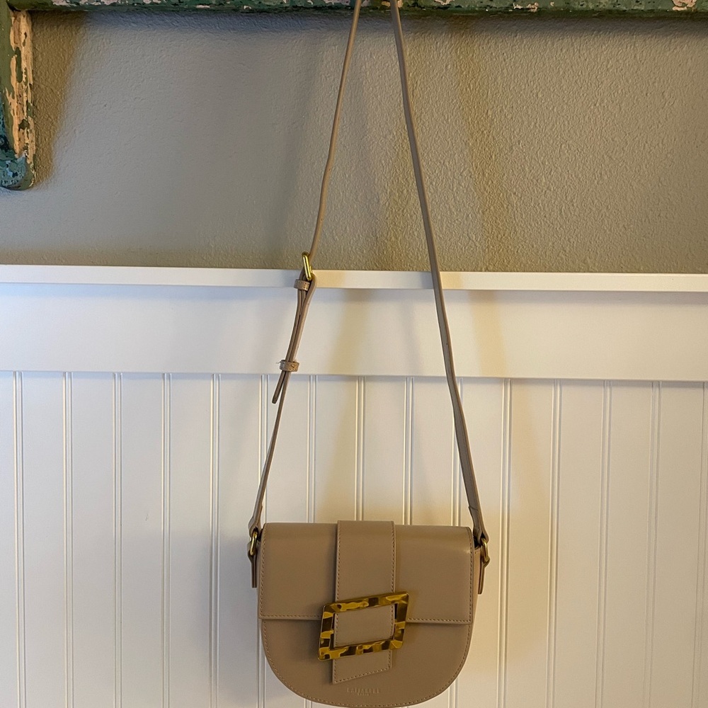 Kassandre Paris Elegant Beige Crossbody Bag with Brass Buckle